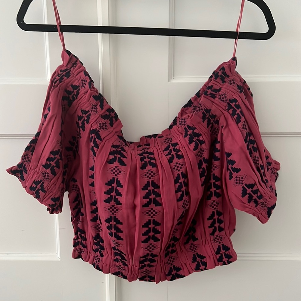 Elan arrow top